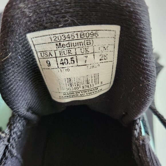 Brooks Launch 8 Running and Workout Sneakers - Picture 2 of 11